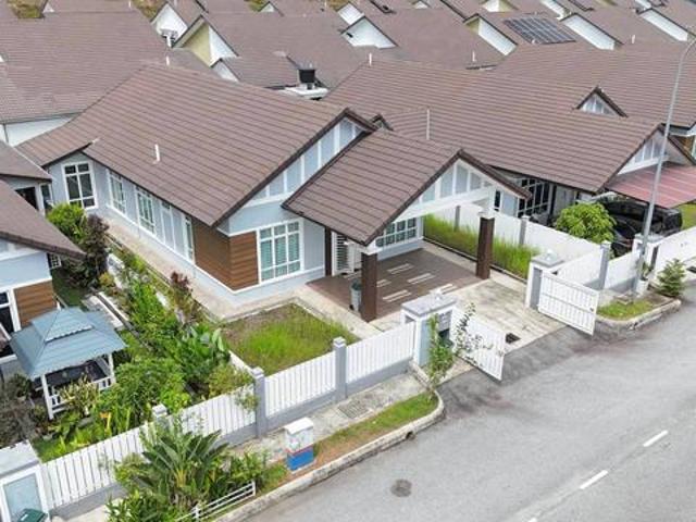 Bungalow for sale in Sendayan Village, Negeri Sembilan
