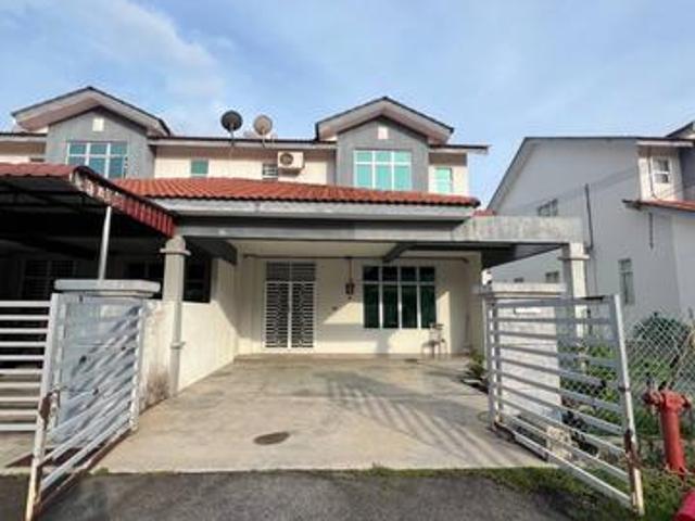 Terraced House for sale in Malaka