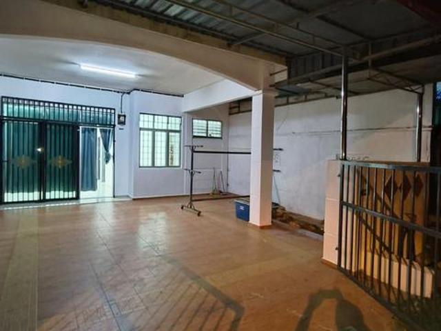 Terraced House for sale in Malaka
