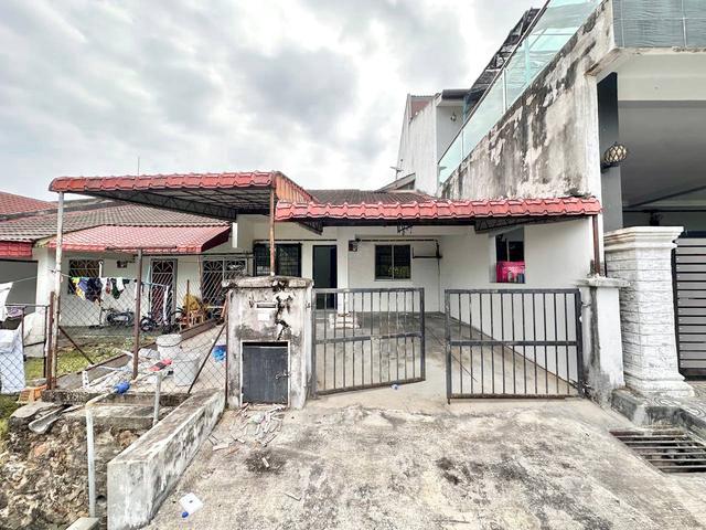 Terraced House for sale in Tanjong Sepat, Selangor