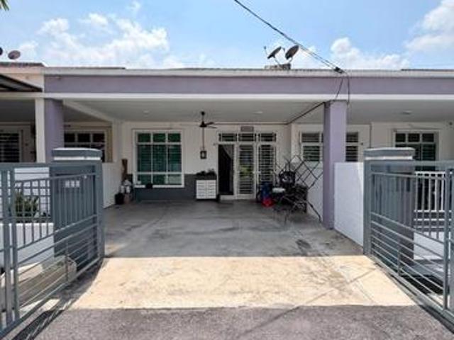 Terraced House for sale in Malaka