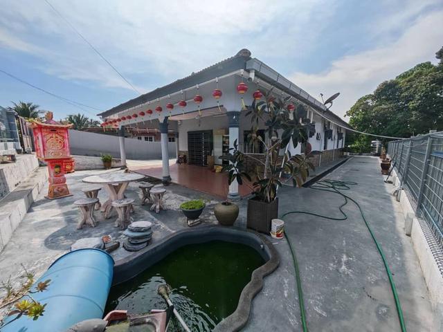 Bungalow for sale in Malaka