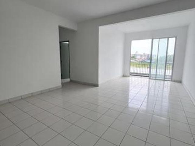 Condominium for sale in Malaka