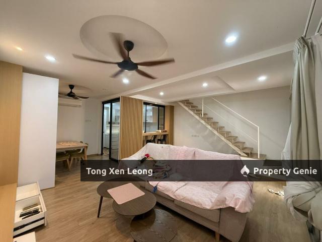 Terraced House for sale in Malaka