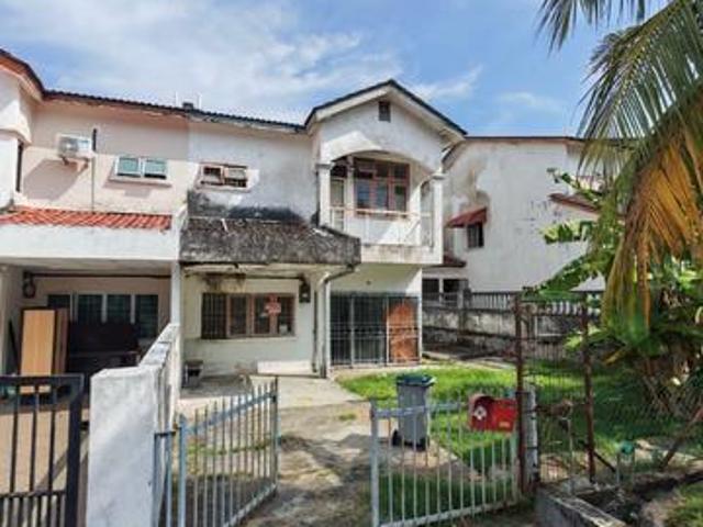 Terraced House for sale in Malaka