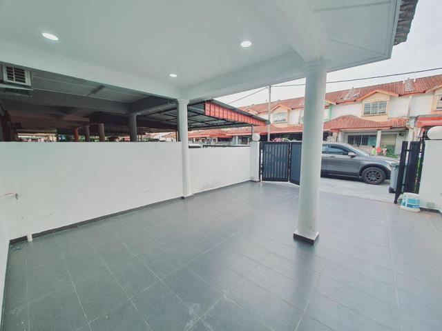 Terraced House for sale in Malaka