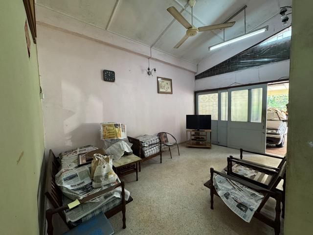 Terraced House for sale in Malaka