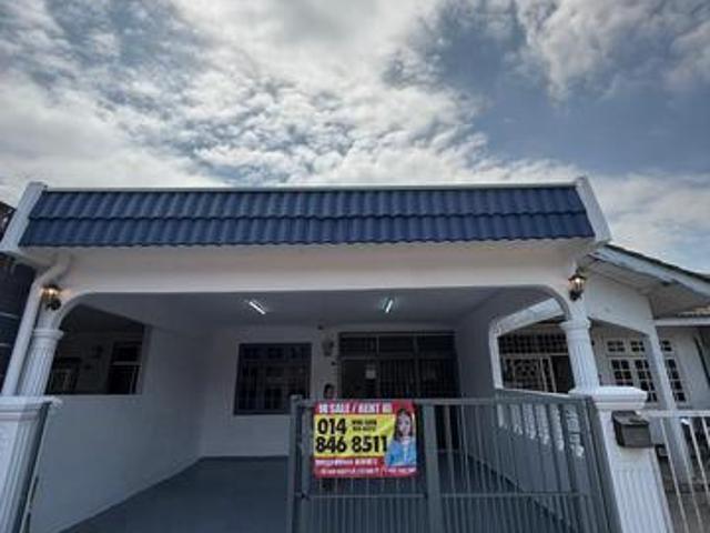 Terraced House for sale in Malaka