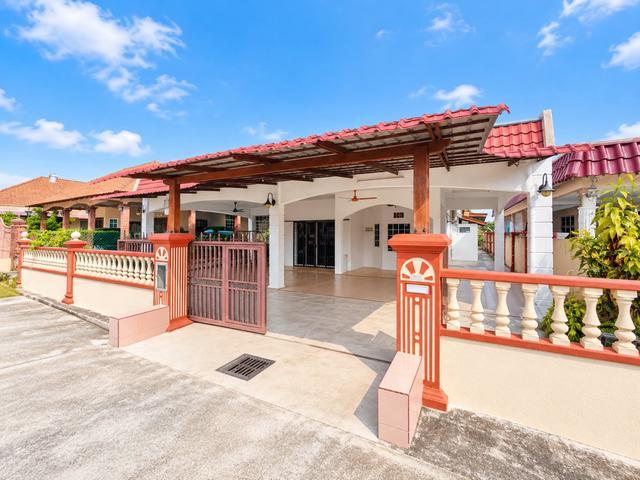 Bungalow for sale in Alor Gajah