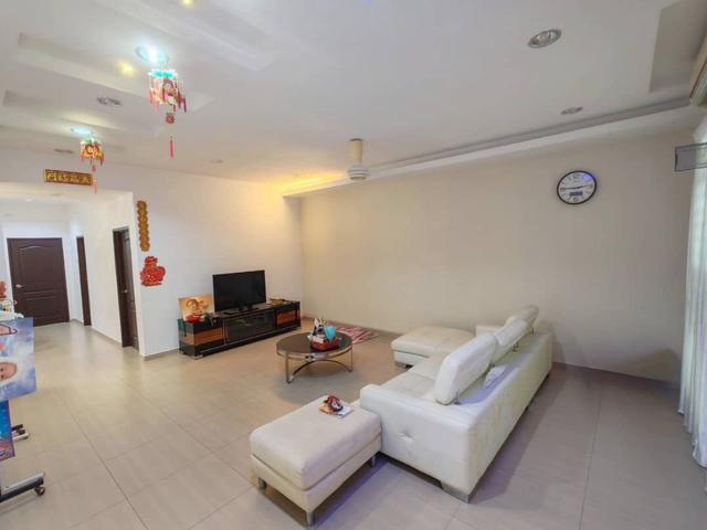 Terraced House for sale in Malaka