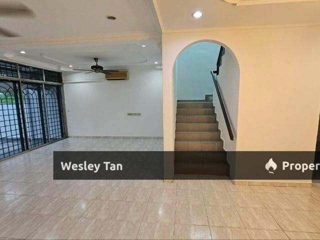 Terraced House for sale in Malaka