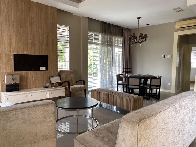 Terraced House for sale in Malaka