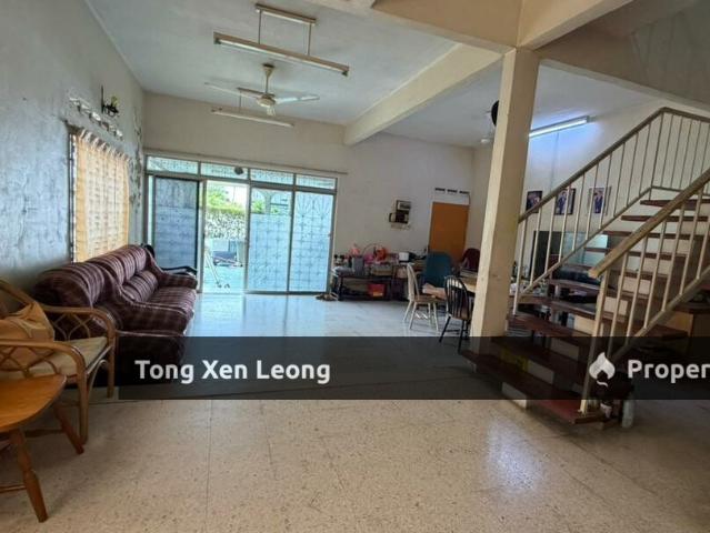 Terraced House for sale in Malaka