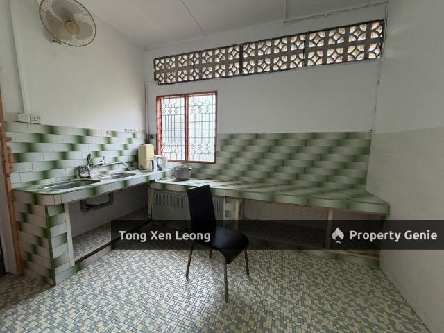 Terraced House for sale in Malaka