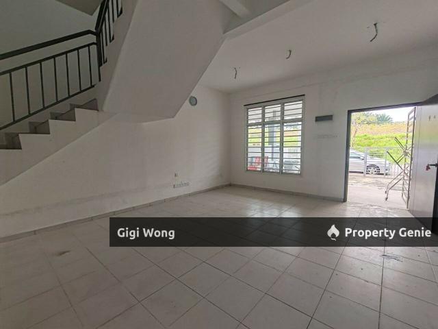 Terraced House for sale in Malaka
