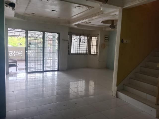 Terraced House for sale in Malaka