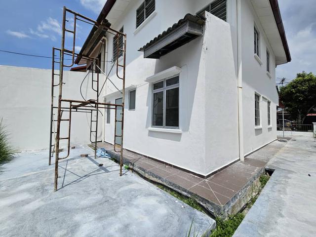 Terraced House for sale in Malaka