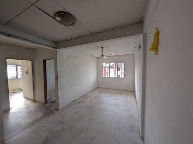 Flat for sale in Petaling, Alam Impian