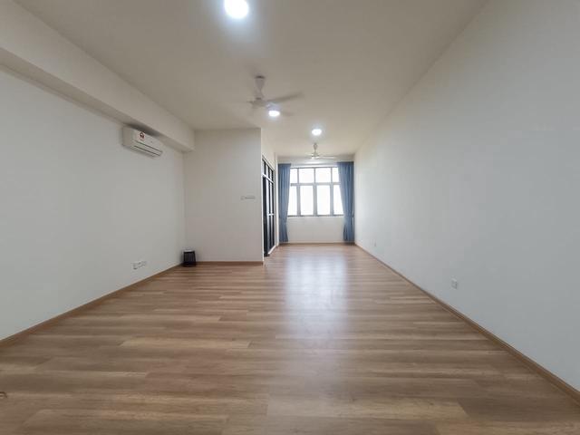 Condominium for sale in Malaka