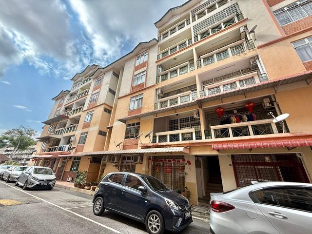 Apartment for sale in Malaka