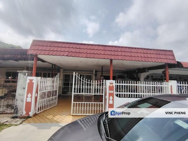 House for sale in Malaka