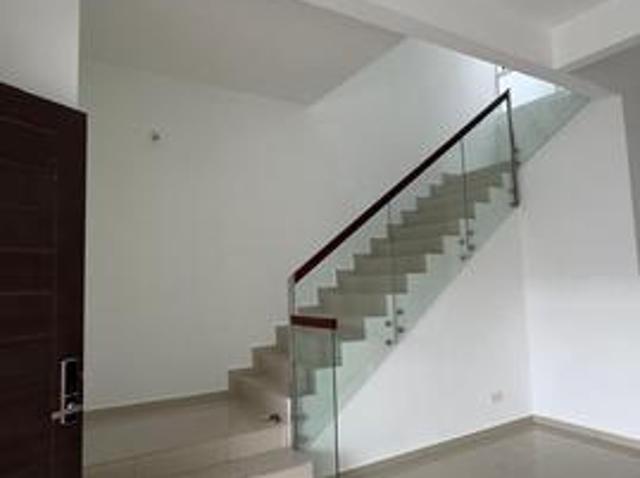 Terraced House for sale in Malaka