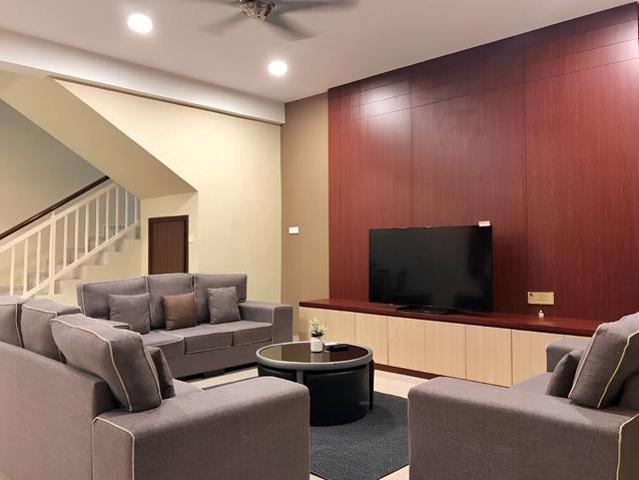 Terraced House for sale in Malaka