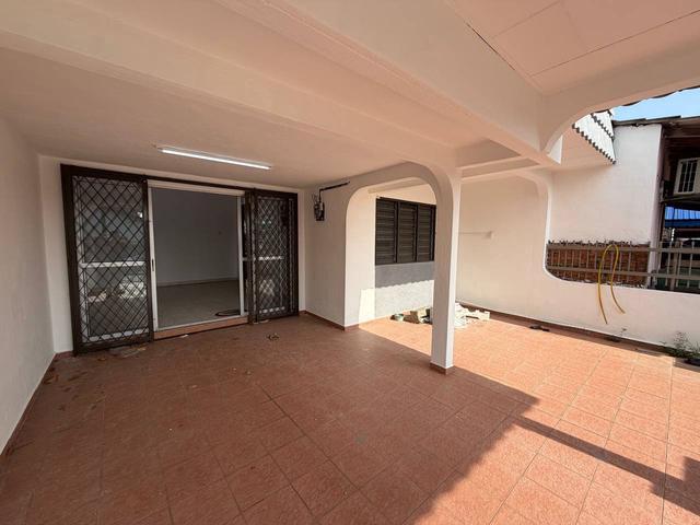 Terraced House for sale in Malaka
