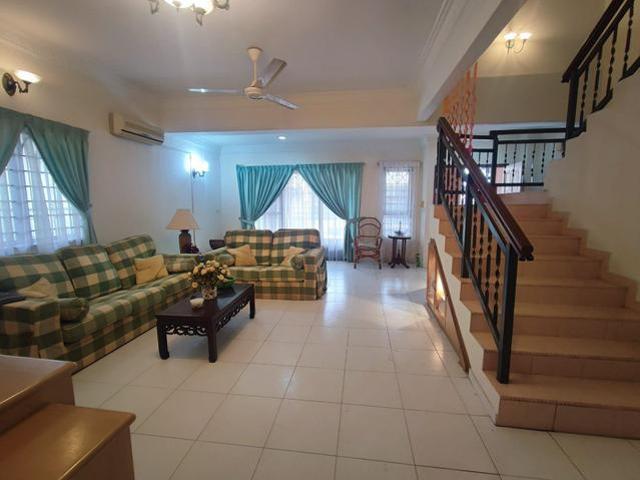 Terraced House for sale in Malaka