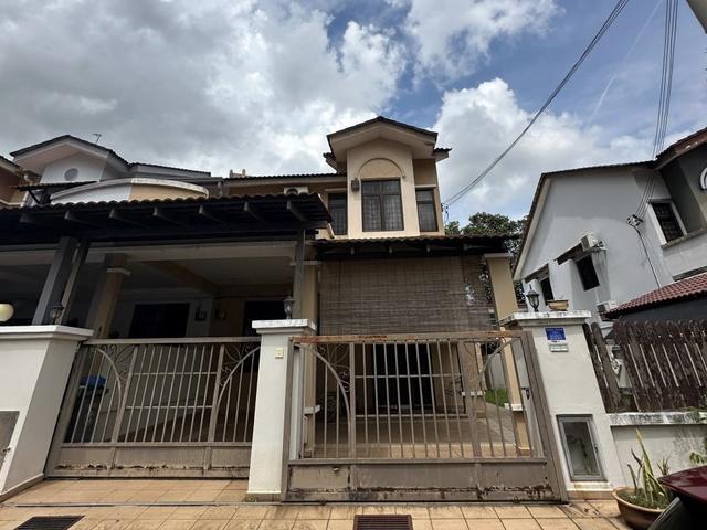 Terraced House for sale in Malaka