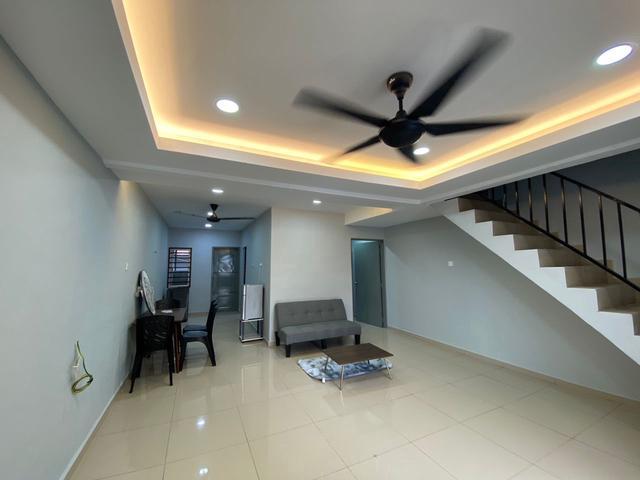 Terraced House for sale in Malaka