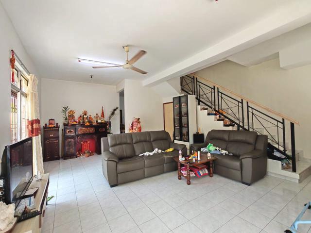 Terraced House for sale in Malaka