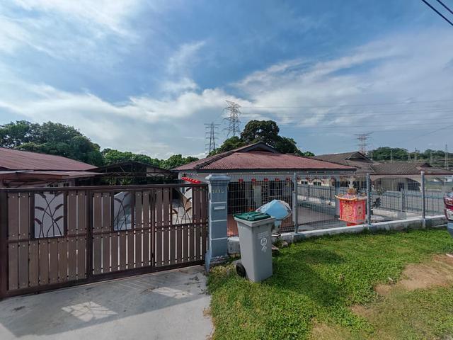 Bungalow for sale in Malaka