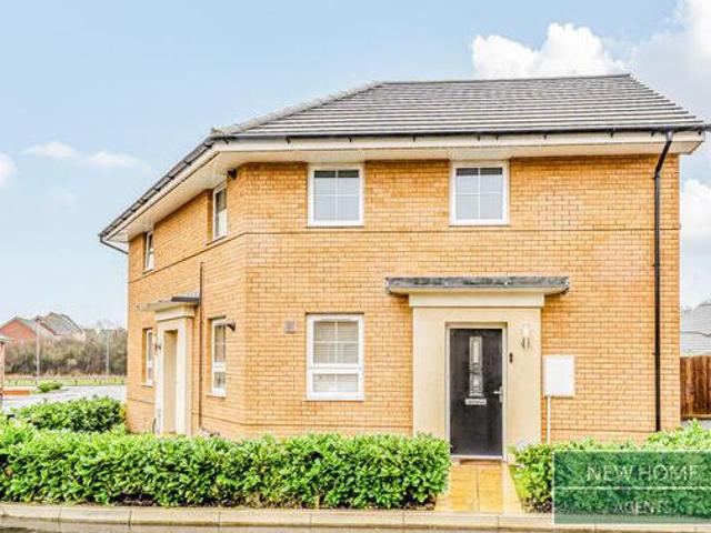 House for sale in Henlow, Bedfordshire
