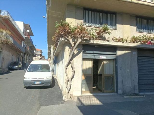 Locale Commerciale in vendita a Villaggio del Pino, Belpasso