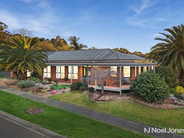House for sale in Lakeview Heights, Melbourne