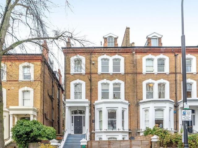 Apartment for rent in Belsize Village, Greater London