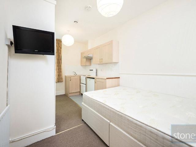 Studio for rent in Belsize Park, Greater London