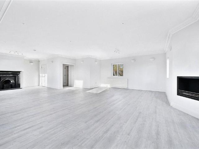Apartment for rent in Belsize Village, Greater London