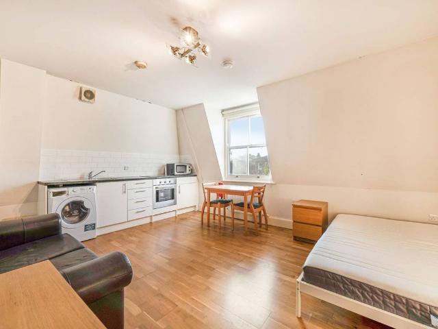 Studio for rent in Belsize Park, Isle Of Man