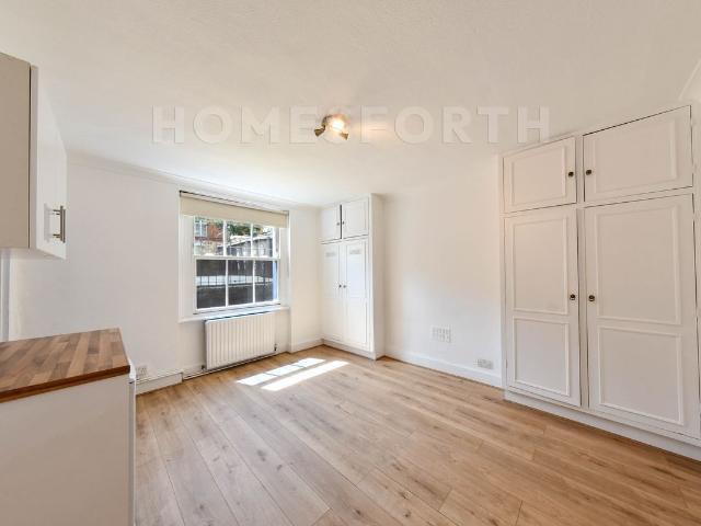 Studio for rent in South Hampstead, Greater London