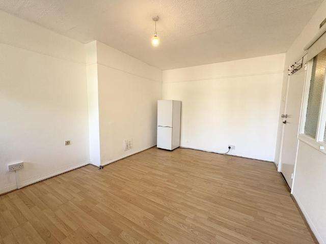 Apartment for rent in Charlton Riverside, Greater London