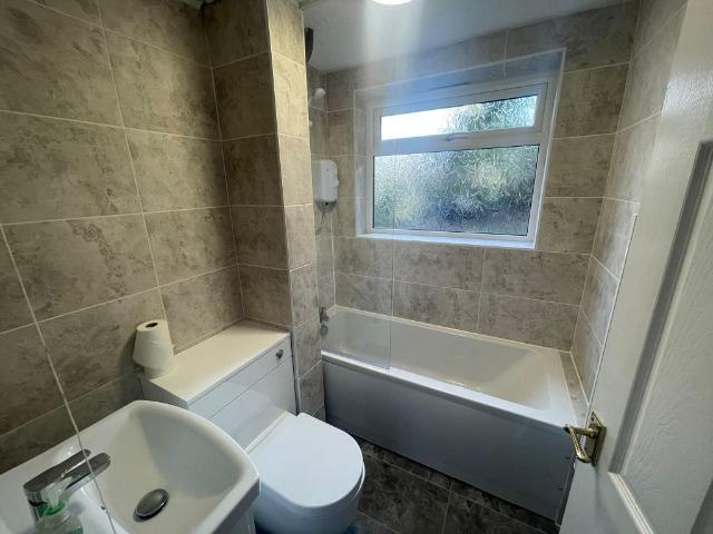 Apartment for rent in Maidenhall, Key Street