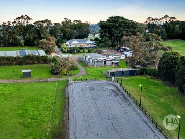 Cottage for sale in Camerons Creek, Victoria