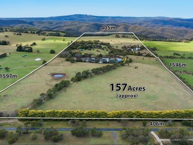 Cottage for sale in Bullengarook, Victoria