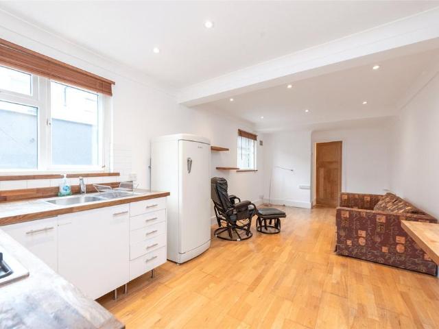 House for rent in Dollis Hill, Greater London
