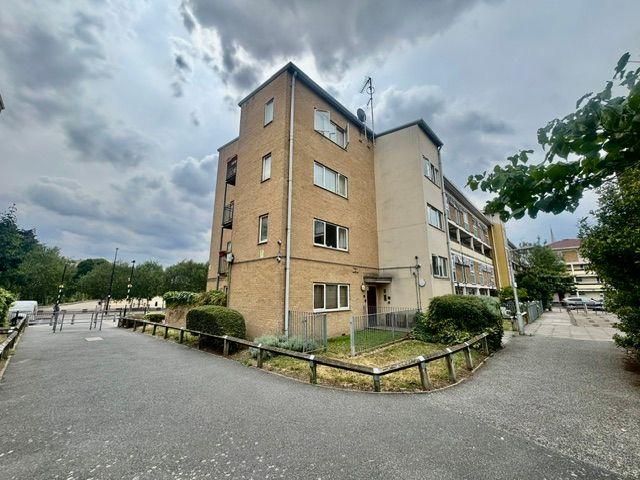 Apartment for rent in Bromley-by-Bow, Poplar Grove