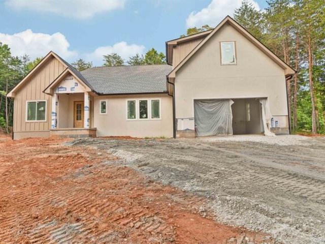 House for sale in Landrum