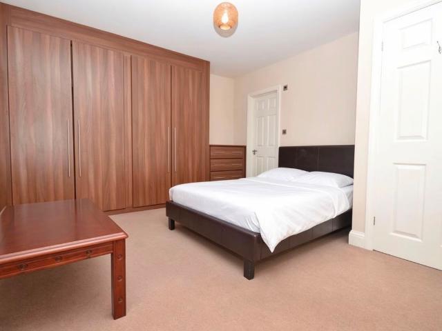 Room for rent in London Borough of Redbridge, Greater London