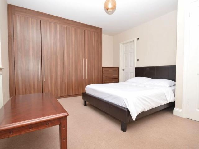 Room for rent in Fairlop, Greater London